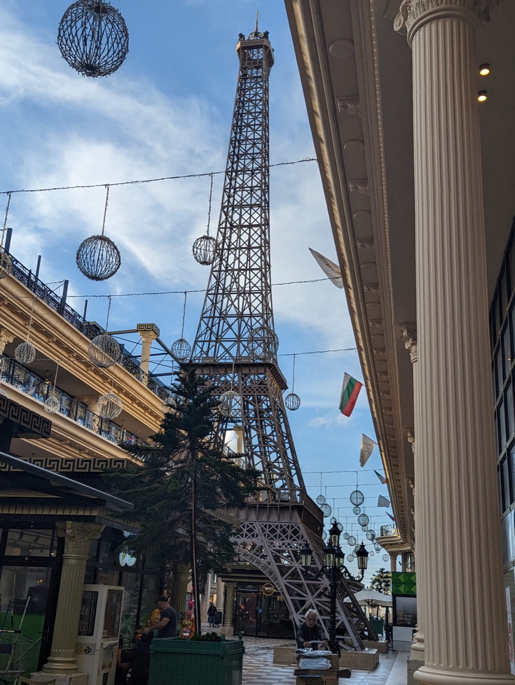 Réplique de la tour Eiffel — Paris Center